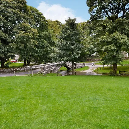 The * Threshfield